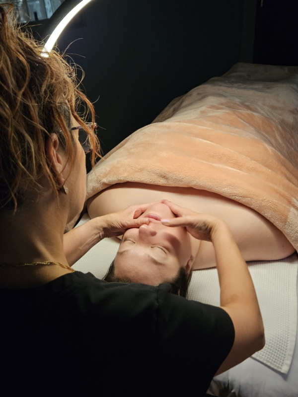 sculpting connective tissue facial